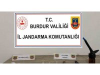 Burdur’da uyuşturucu ve kaçakçılık operasyonlarında 2 şahıs tutuklandı