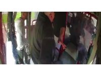 Fazla yolcu kavgasında şoför yolcuya sopa ile saldırdı