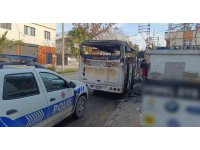 Adana’da midibüsün kundaklama anı kameralara yansıdı