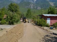 Serik’te Hacıosmanlar-Bozdoğan grup yolu asfalta hazırlanıyor