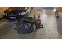 Burdur’da otomobile çarpıp sürüklenen motosikletli genç ağır yaralandı