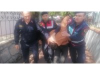 Saat sorduğu çocuğun telefonunu kapkaç yöntemiyle çaldı