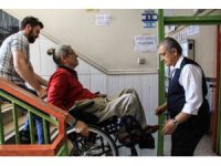 Engelliler ve yaşlılar oy kullanmakta zorlandı