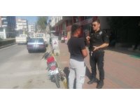 Motosikletin önünü kaldırırken polise yakalandı, önce nasihat ardından 38 bin 291 TL ceza yedi