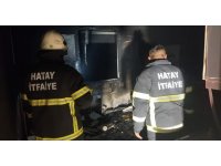 Altınözü’nde yanan evde maddi hasar oluştu