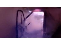 Osmaniye’de seyir halindeki minibüs yandı