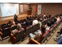 ALKÜ Hemşirelik öğrencilerine hastane enfeksiyonu anlatıldı
