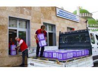 Belediyeden çalışanlarına ve öğrencilere bayram hediyesi