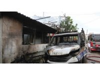 Çocukların ateşle oyununda gecekondu ve kamyonet küle döndü