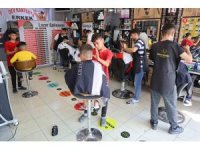 Banka sırası değil, tıraş kuyruğu