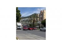 Çevre yolunda ters yöne girdi, doğru yönde giden sürücülerle tartıştı