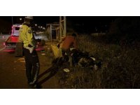 Kontrolden çıkan motosiklet trafik uyarı levhasının beton ayağına çarptı: 1 yaralı
