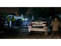 Park halindeki 2 araca çarpan sürücü aracı bırakarak kayıplara karıştı