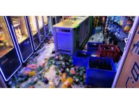 Eski ortağının iş yerini bastı, sopayla kırılmadık eşya bırakmadı