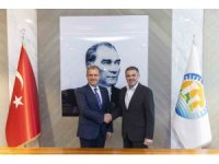 Seçer, Mezitli Belediye Başkanı Tuncer ile bir araya geldi