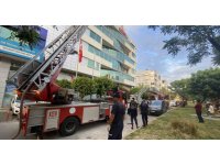 Kızılay binasının çatısında yangın