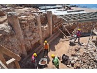 Antalya’da deniz manzaralı 3 bin 500 yıllık 800 metre uzunluğunda sütunlu cadde keşfedildi