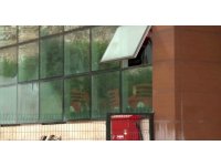 Havada asılı kalan teleferik kabinleri indirildi