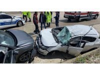 Isparta’da kazaya müdahale eden ambulans ve polis aracına başka bir otomobil çarptı: 10 yaralı
