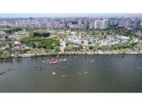 Adana’da Seyhan Nehri üzerinde su korteji düzenlendi