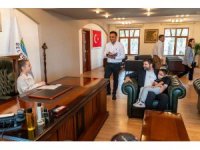 Başkan Boltaç, koltuğunu minik öğrenciye devretti