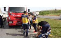 Lastiği patlayan kamyon faciaya neden oluyordu