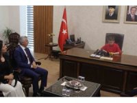 Kahramanmaraş’ın minik valisi Samray: "Ukrayna ve Filistin’de çocuklar bayramı kutlayamıyor"