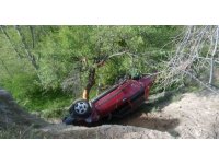 Otomobil şarampole yuvarlandı: 1 yaralı