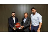 Play-off’a kalan basketbolcular Başkan Seçer ile bir araya geldi