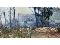 Bağ evi yangında kullanılamaz hale geldi