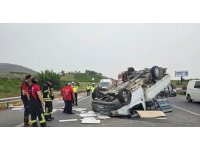 Mersin’de lastiği patlayan kamyonet devrildi, sürücü öldü