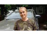 Toz taşınımı Adana’da etkili oldu, araçları toz kapladı