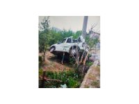 Isparta’da hafif ticari araç bahçeye savruldu: 1 yaralı