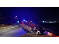 Burdur’da kavşağa kontrolsüz giren aracın çarptığı otomobil takla attı: 2 yaralı