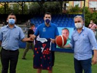 Muratpaşa’dan amatör kulüplere malzeme desteği