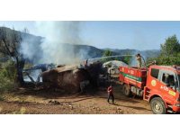 Çıkan yangında ev kullanılamaz hale geldi