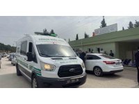 Otobüsün açık kapısından düştükten sonra hayatını kaybeden yaşlı kadın toprağa verildi