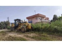 Tarsus Belediyesi kırsal mahallerde yol bakım çalışmasını yoğunlaştırdı