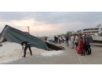 Yer yarıldı, kamyon içerisine düştü