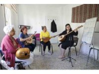 Mersin’de kadınlara bağlama kursu