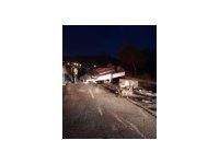 Hatay’da ters dönen kamyonetin sürücüsü yaralandı