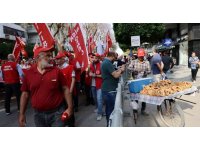 Herkes alanlarda onlar ekmek parası peşinde