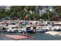 Mersin’de şiddetli rüzgar etkili oluyor