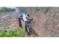 Burdur’da önüne köpek çıkınca kontrolden çıkan otomobil şarampole devrildi:1 yaralı