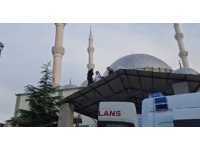 Camide tadilat sırasında bacağı kesilen işçi yaralandı