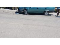 Burdur’da kavşakta iki otomobil çarpıştı: 1 yaralı