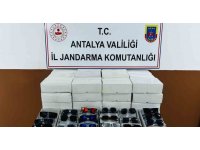 Otobüsten bin 500 adet kaçak güneş gözlüğü çıktı