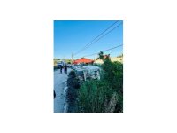 Devrilen beton mikserinin sürücüsü yaralandı