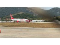 Gazipaşa Havalimanına inen yolcu uçağının lastiği patladı
