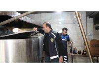 Alanya’da merdiven altı kuru meyve ve pekmez imalathanesi mühürlendi